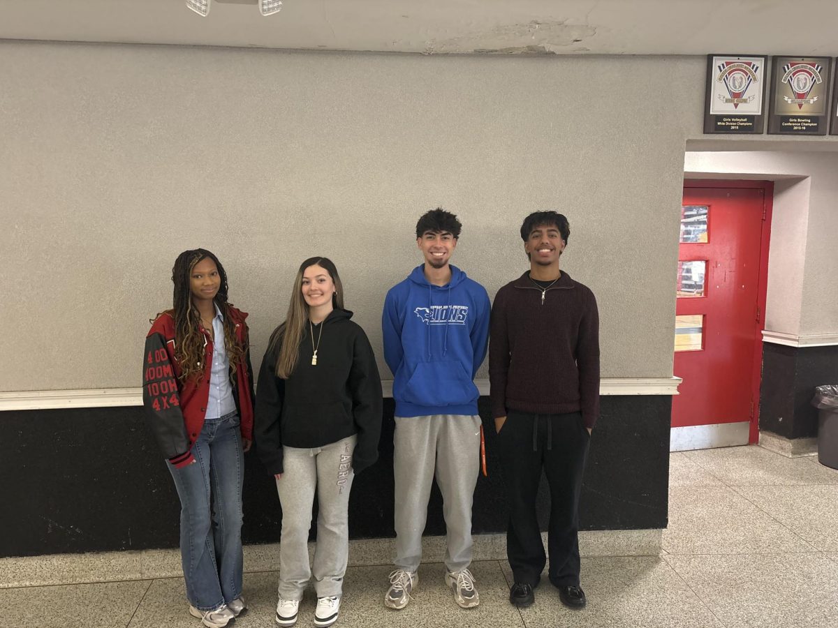 Members of the winter Track and Field team pose for a picture!
